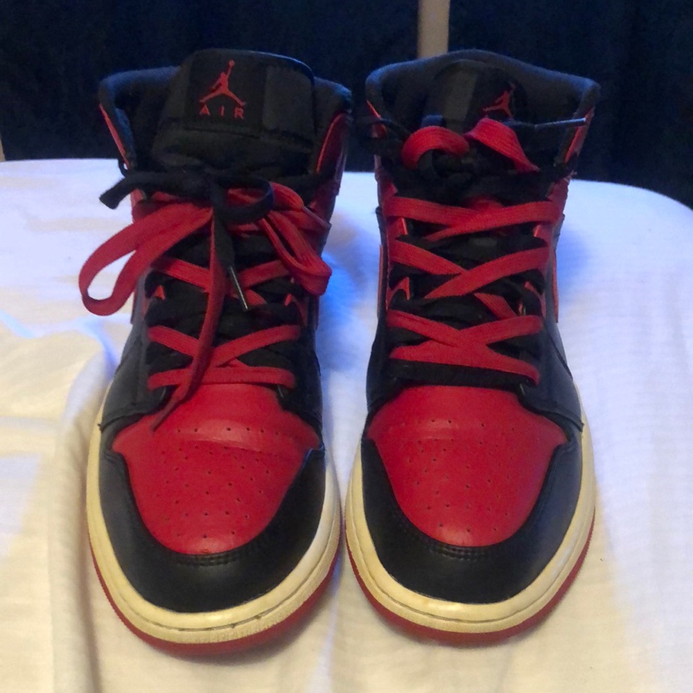 Jordan retro 1 bred mid…men size 11